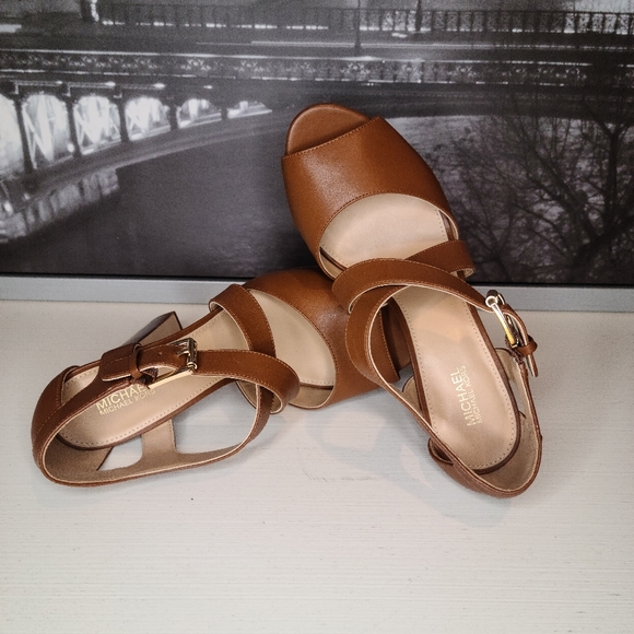 Michael Kors platform sandals - Picture 4 of 6
